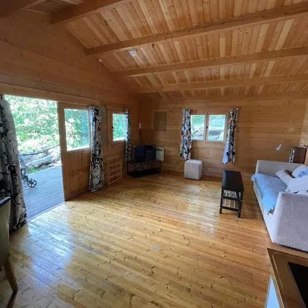 - Sleeps Up To 6 & Hot Tub تيبيراري