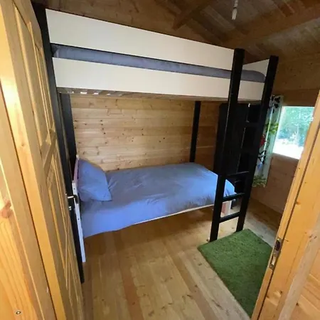 - Sleeps Up To 6 & Hot Tub بيت للعطل