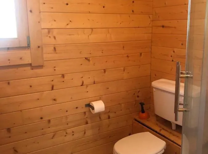 - Sleeps Up To 6 & Hot Tub Tipperary