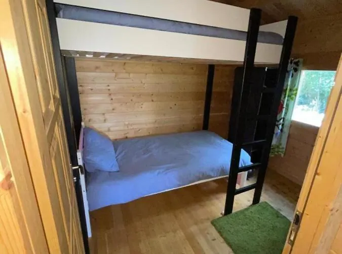 - Sleeps Up To 6 & Hot Tub Ferienhaus