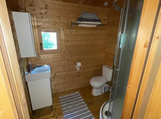 - Sleeps Up To 6 & Hot Tub *